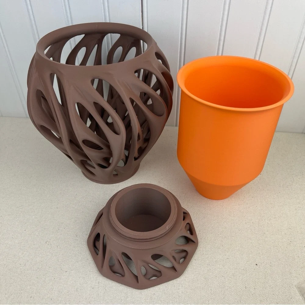 Modern Abstract Planter Pot with Drainage, Mantis Indoor Planter Pot